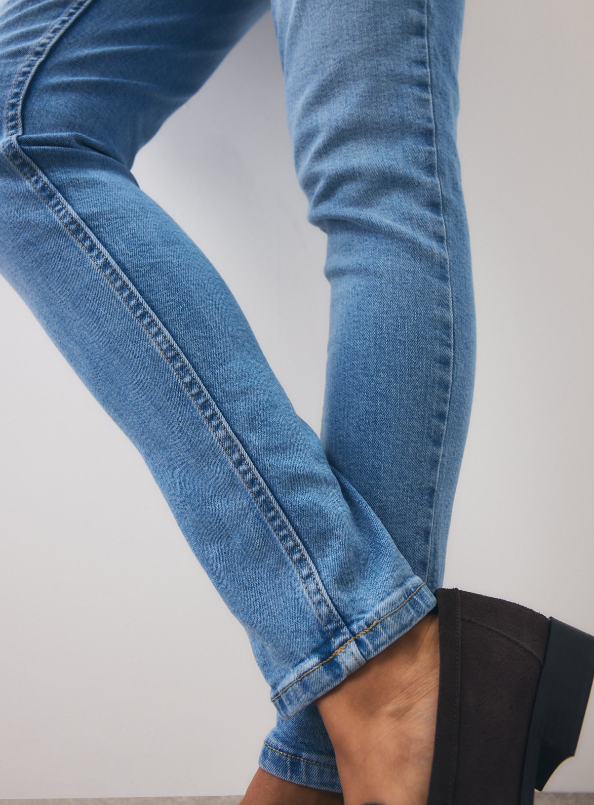 Light Blue Mid Rise Slim Fit Denim Jeans 20R - Image 3 thumbnail
